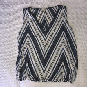 Sleevless Loose Fitted Top